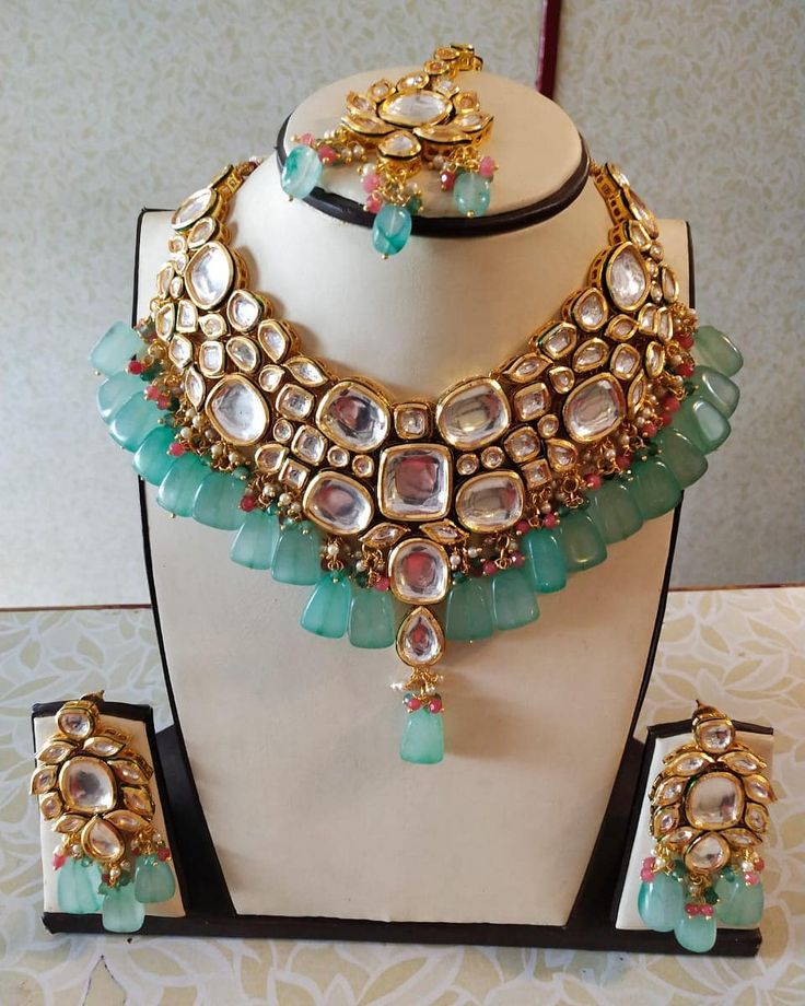 Celesté & stone Necklace Set