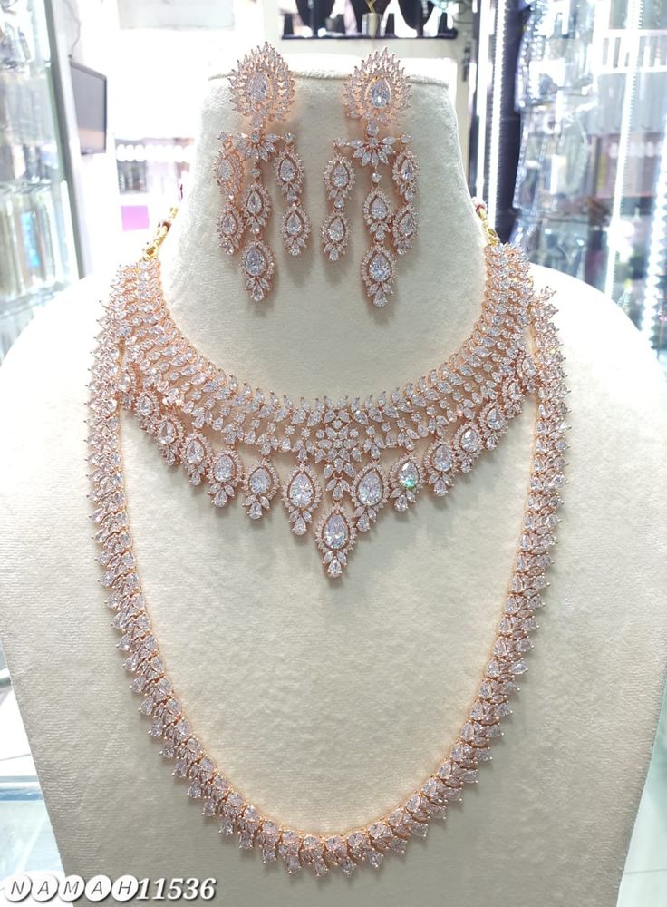 Loop & Line Necklace Set