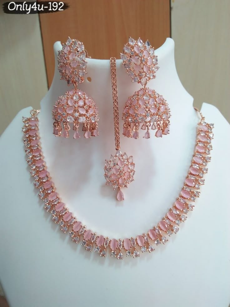 Lunessa Necklace Set