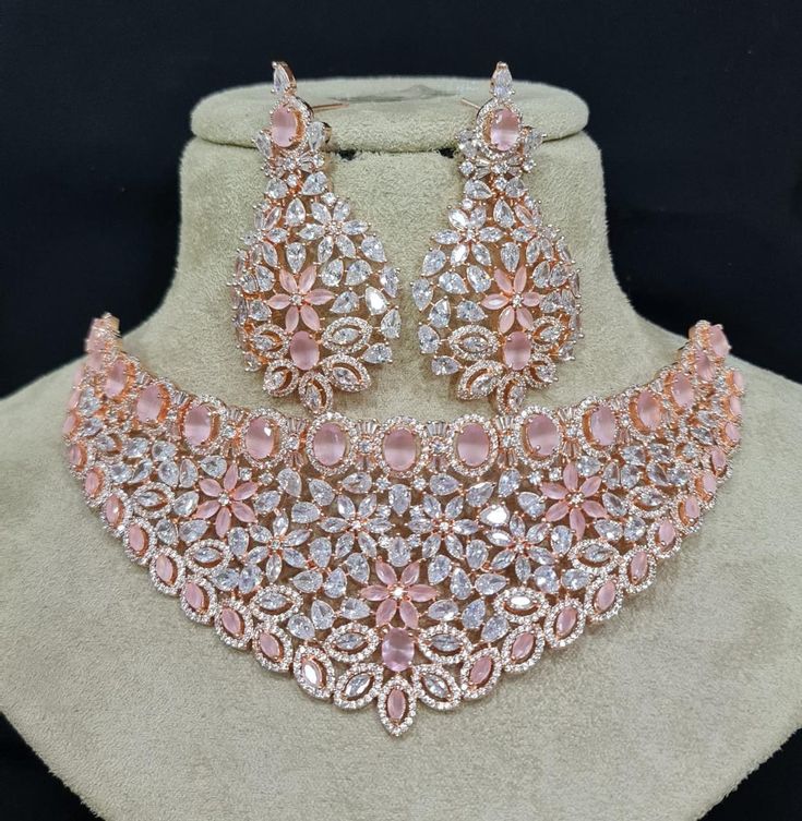 Gilded Grace Necklace Set